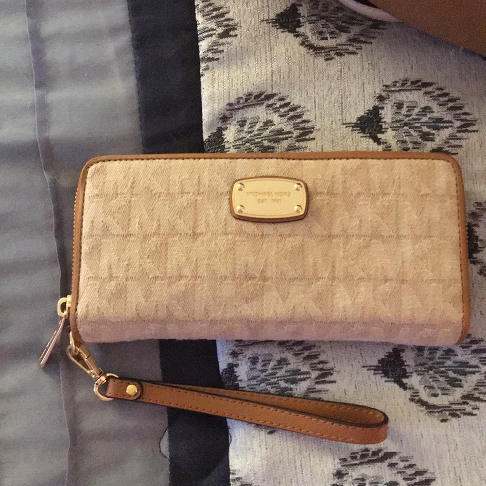 Michael Kors wallet
